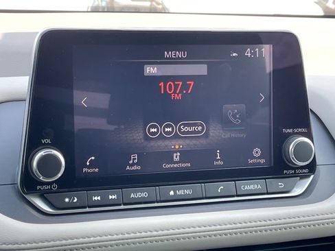 Used 2023 Nissan Rogue SV FWD image 14