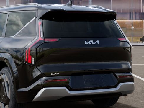 New 2026 Kia EV9 Land image 13