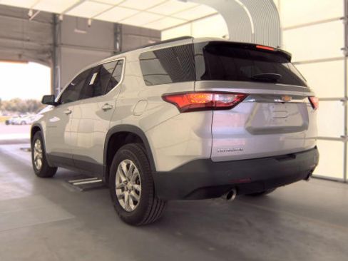 Used 2019 Chevrolet Traverse LT w/ LPO, Floor Liner Package FWD image 5