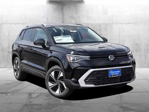 New 2026 Volkswagen Taos SE AWD/4WD image 2