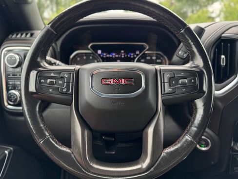 Used 2022 GMC Sierra 1500 AT4 w/ AT4 Premium Package AWD/4WD image 17