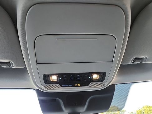 Used 2025 Ford Expedition Platinum AWD/4WD image 24