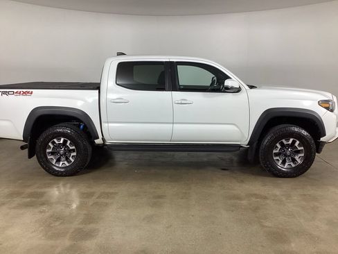 Used 2023 Toyota Tacoma TRD Off-Road AWD/4WD image 4