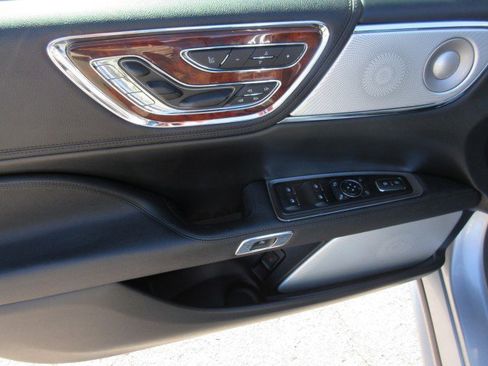 Used 2020 Lincoln Continental Reserve w/ Luxury Package image 15