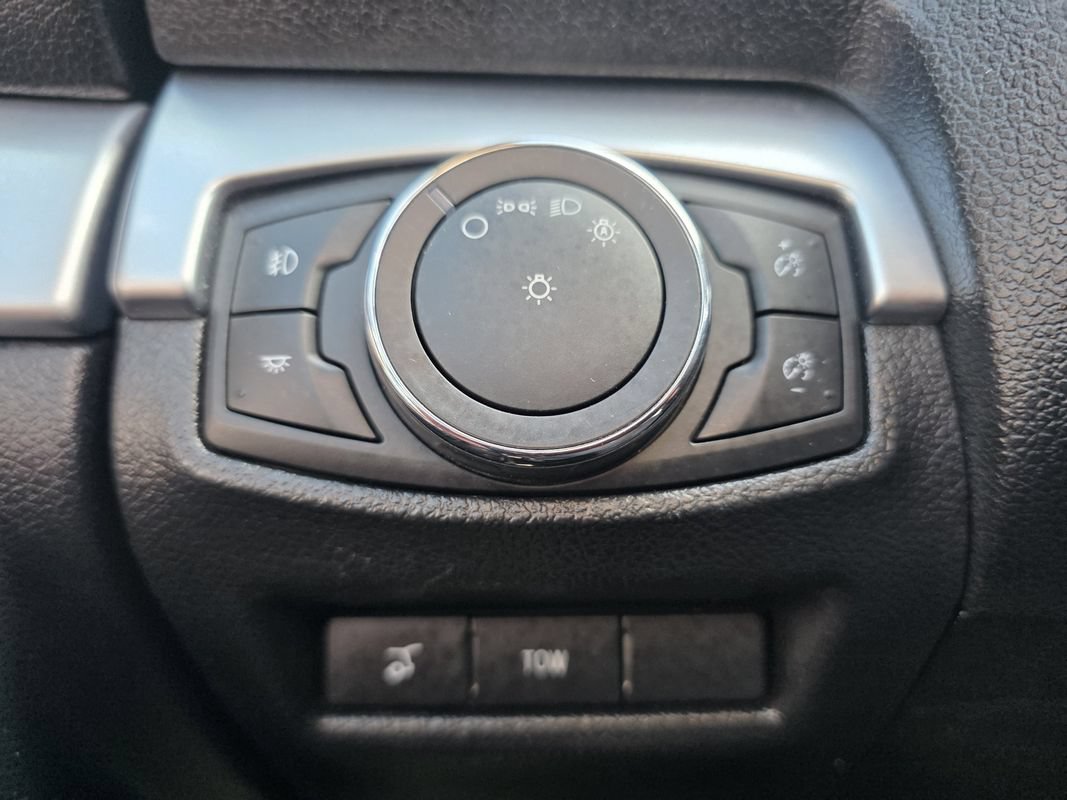 Used 2018 Ford Explorer Sport w/ Equipment Group 401A AWD/4WD image 32