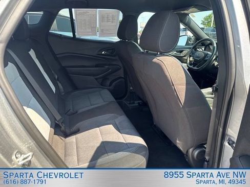Used 2024 Chevrolet Trax RS w/ Driver Confidence Package FWD image 30