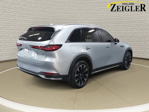 Used 2024 MAZDA CX-90 Plug-In Hybrid w/ Premium Pkg image 5