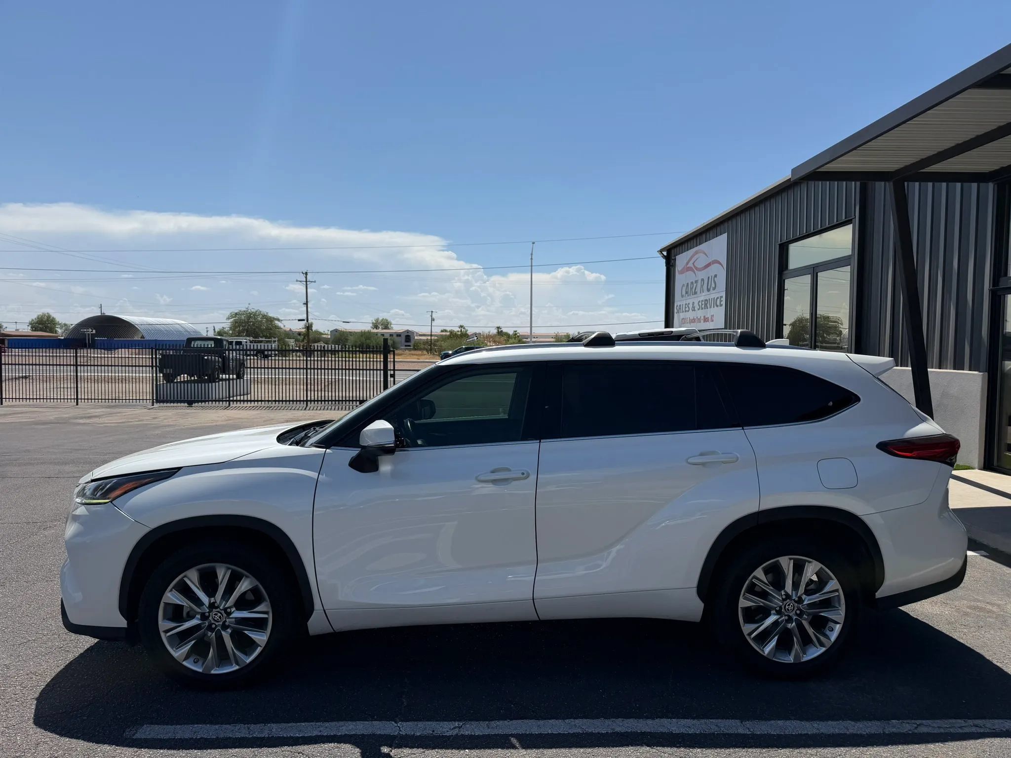 Used 2020 Toyota Highlander Limited FWD image 4