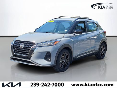 Used 2024 Nissan Kicks SR w/ SR Premium Package FWD image 3