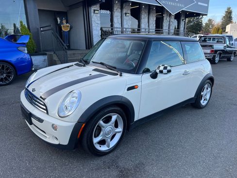 Used 2006 MINI Cooper Hardtop image 1