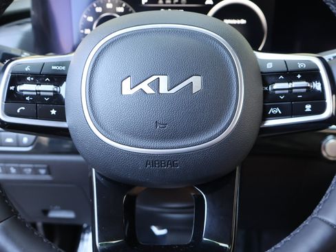 Used 2022 Kia Carnival SX Prestige FWD image 24