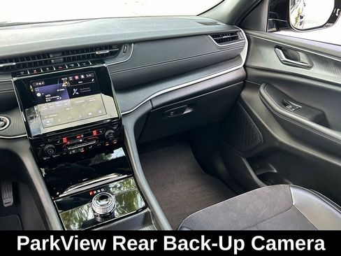 Certified 2024 Jeep Grand Cherokee Altitude image 14