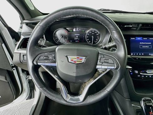 Used 2022 Cadillac XT6 Premium Luxury FWD image 11