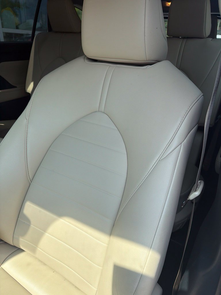 Used 2025 Toyota Highlander XLE FWD image 5