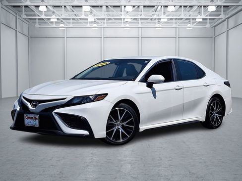 Used 2024 Toyota Camry SE w/ Convenience Package FWD image 1