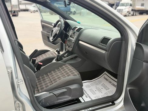 Used 2008 Volkswagen GTI 4-Door image 24