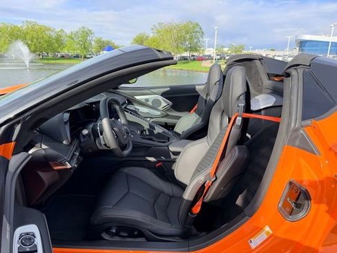 Used 2024 Chevrolet Corvette Stingray Premium Conv w/ Z51 Performance Package RWD image 8