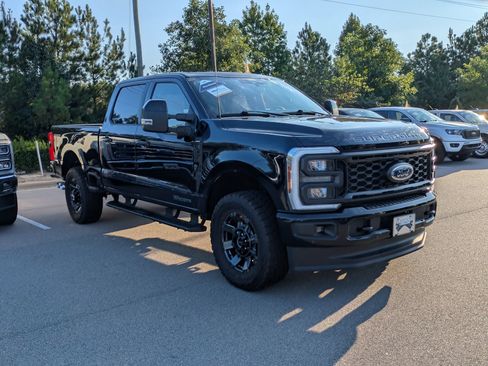 Certified 2024 Ford F250 Lariat w/ Lariat Ultimate Package AWD/4WD image 2