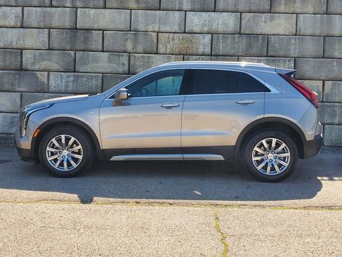 Certified 2022 Cadillac XT4 Premium Luxury w/ Enhanced Visibility Package image 2