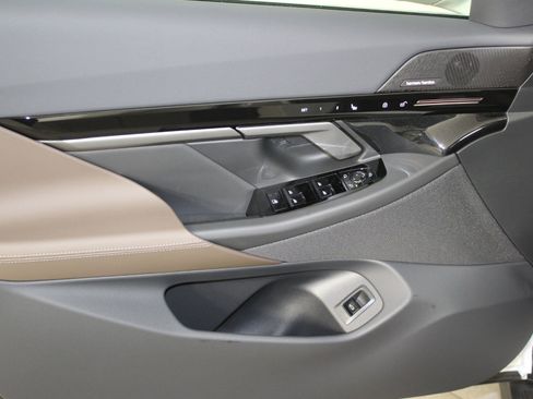 New 2026 BMW 530i xDrive w/ Premium Package image 11