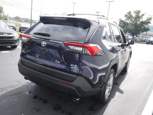 Used 2023 Toyota RAV4 XLE Premium image 9