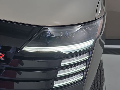 New 2026 Nissan Kicks SR FWD image 29