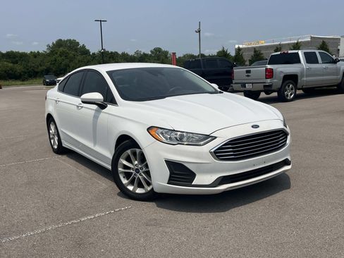 Used 2019 Ford Fusion SE FWD image 1
