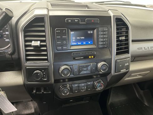 Used 2019 Ford F250 XLT w/ Camper Package image 17