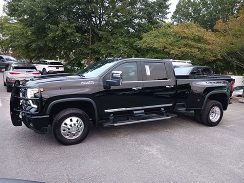 Used 2024 Chevrolet Silverado 3500 High Country w/ High Country Premium Package AWD/4WD image 1