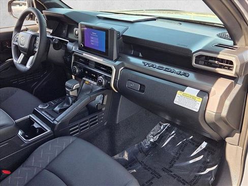 Certified 2025 Toyota Tacoma SR5 image 21