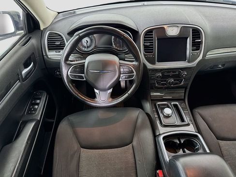 Used 2019 Chrysler 300 Touring w/ Sport Appearance Package image 21