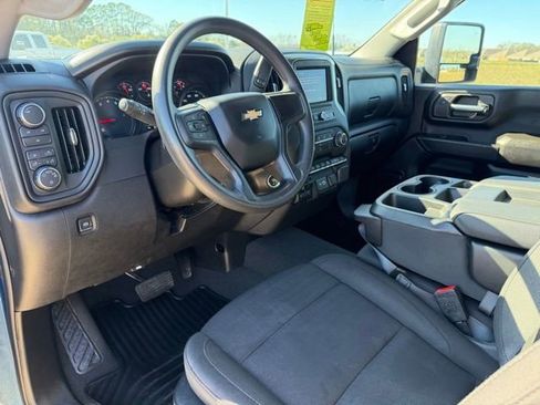 Used 2025 Chevrolet Silverado 2500 Custom w/ Custom Value Package image 11