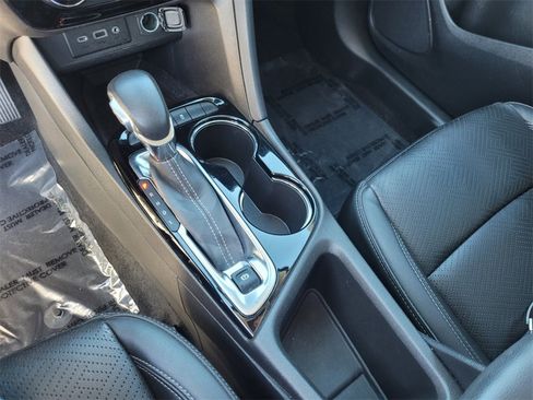 Used 2022 Buick Encore GX Essence image 25