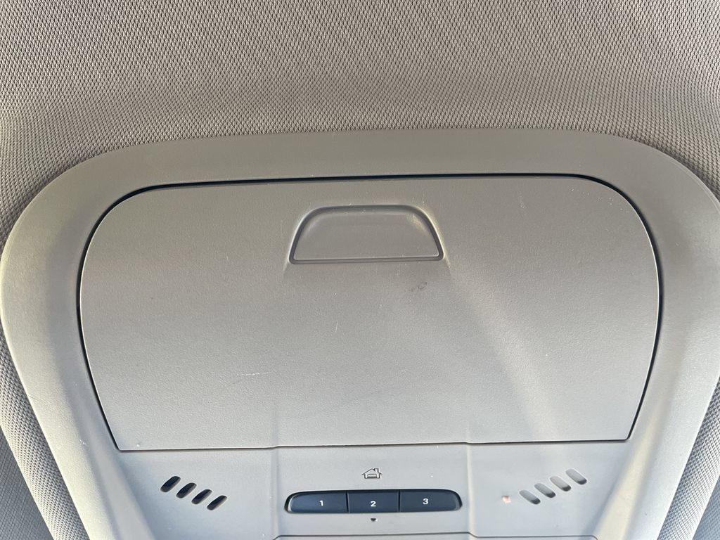 Used 2018 Chevrolet Equinox LT FWD image 38