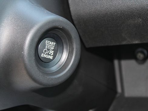 New 2025 RAM ProMaster 2500 w/ Convenience Group FWD image 27