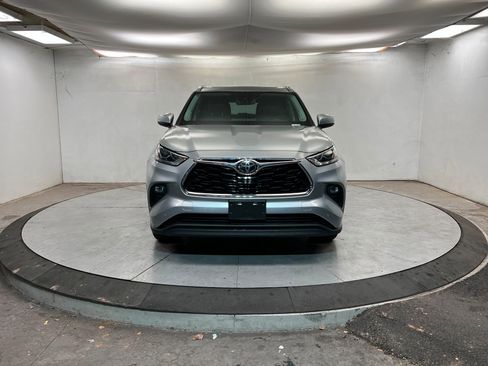 Used 2020 Toyota Highlander Limited image 8