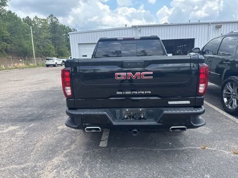 Used 2022 GMC Sierra 1500 Elevation w/ Elevation Premium Package AWD/4WD image 6