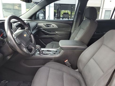 Used 2023 Chevrolet Traverse LT FWD image 18