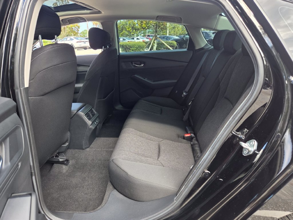 Used 2025 Honda Accord SE image 11