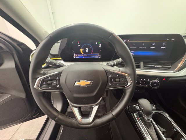 Used 2025 Chevrolet Trax LT w/ Driver Confidence Package FWD image 18