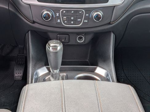 Used 2020 Chevrolet Traverse LS image 17