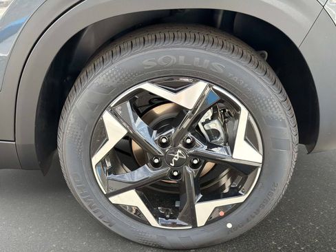 New 2026 Kia Seltos EX FWD image 9