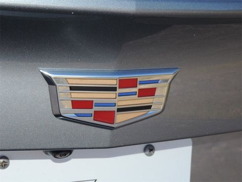 Certified 2025 Cadillac XT4 Premium Luxury image 9