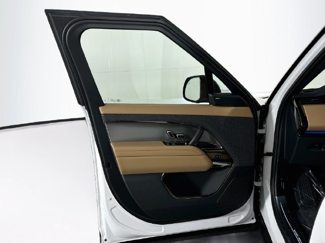 New 2027 Land Rover Range Rover Sport SE AWD/4WD image 10
