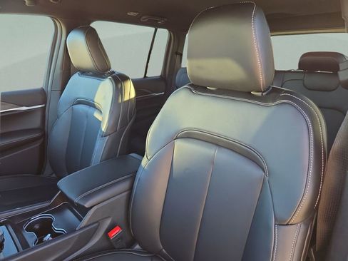 New 2026 Jeep Grand Cherokee Limited AWD/4WD image 14