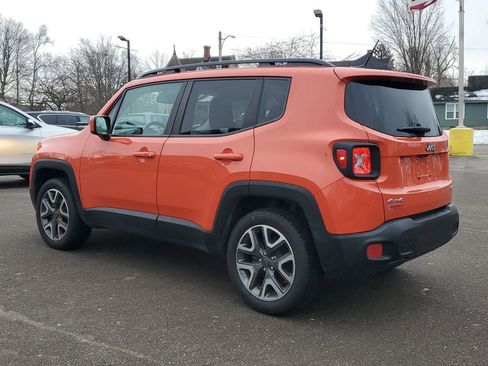 Used 2017 Jeep Renegade Latitude w/ Cold Weather Group image 4