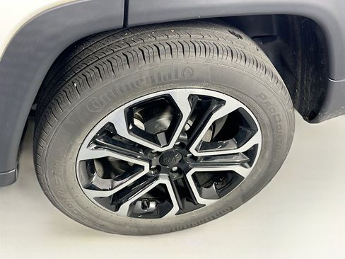 Used 2022 Jeep Compass Limited image 27