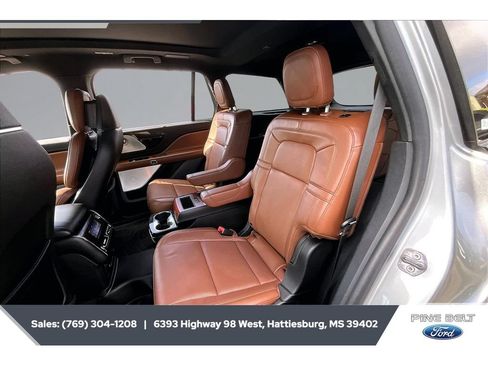 Used 2023 Lincoln Aviator Reserve w/ Equipment Group 201A RWD image 19