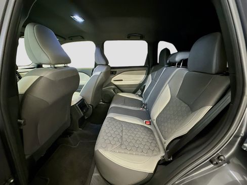 Used 2025 Subaru Forester AWD image 28