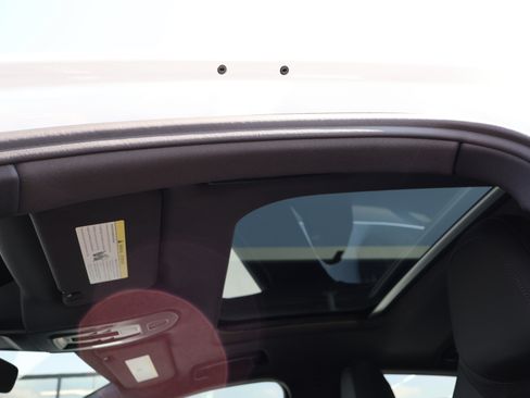 Used 2025 Porsche Panamera RWD image 15